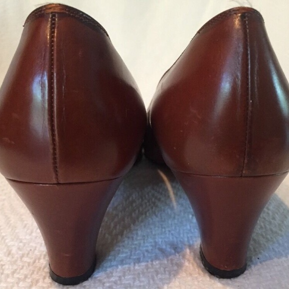 Salvatore Ferragamo Kitten Heel Pumps Shoes 7.5 AA - Picture 6 of 8